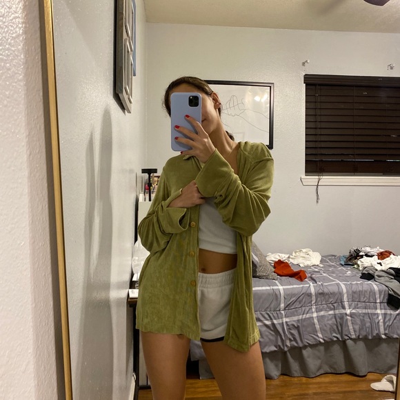 Green button down - Picture 4 of 5